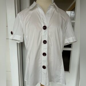 Retro Willie Smith White Cotton S/S Blouse with Animal Print Buttons, Sz Large.